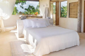 Beautiful 5 BR Beachfront Villa